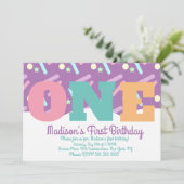 Regenbogen und Wolken Pastelsprinklen drehen sich Einladung (Stehend Vorderseite)