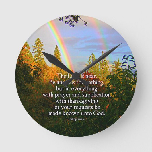 Regenbogen-Wald-Christliche-Schrift Bibelvers Runde Wanduhr (Vorderseite)