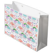 Regenbogen, Wolken und Sterngeschenktasche Große Geschenktüte (Vorderseite Schrägansicht)