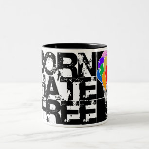 Regenbogenballone. geborener Hass geben frei. Zweifarbige Tasse