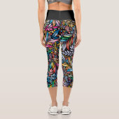 Regenbogenblatt auf Schwarz Capri Leggings (Rückseite)