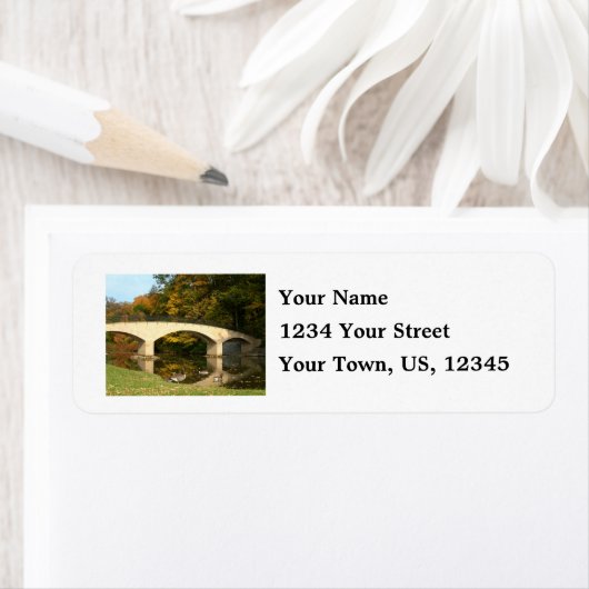 Regenbogenbrücke im Herbst an der Grove City Uni (Insitu)