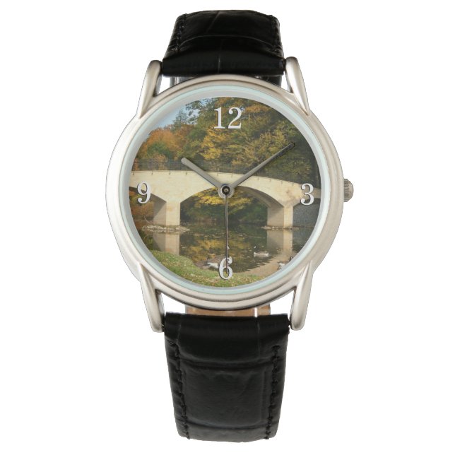 Regenbogenbrücke im Herbst an der Grove City Uni Armbanduhr (Vorderseite)