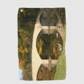 Regenbogenbrücke im Herbst an der Grove City Uni Golfhandtuch (Vorderseite)