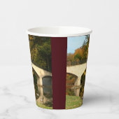 Regenbogenbrücke im Herbst an der Grove City Uni Pappbecher (Links)