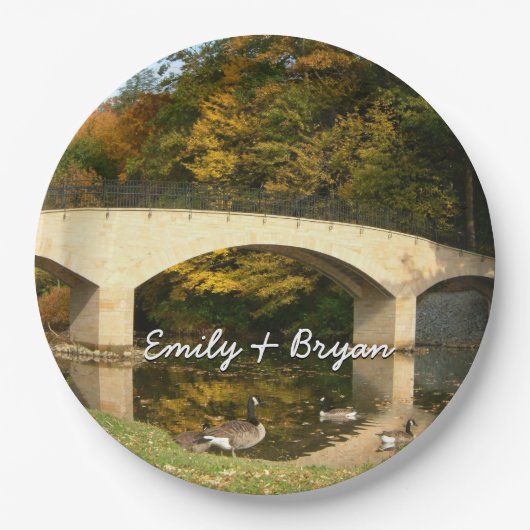 Regenbogenbrücke im Herbst an der Grove City Uni Pappteller (Vorderseite)