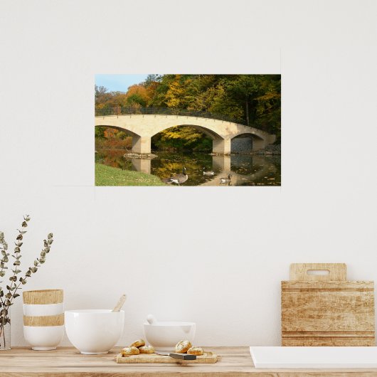 Regenbogenbrücke im Herbst an der Grove City Uni Poster (Küche)