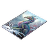 Regenbogendrache in der Schneefantasiekunst Notizblock (Linke Seite)