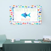 Regenbogenfarben unter dem Regenbogenfisch Banner (Messeveranstaltung)