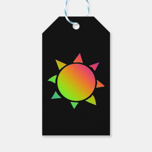 Regenbogenfarbene Sonne mit schwarzem Hintergrund Geschenkanhänger (Vorderseite)