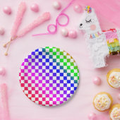 Regenbogenfarbenes Karomuster Pappteller (Party)