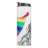 Regenbogenflagge Thermosbecher (Nach rechts gedreht)