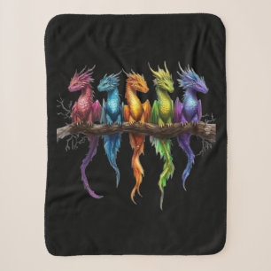 Regenbogengruppe von Baby-Drachen auf Schwarz Sherpadecke