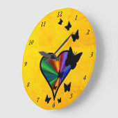 Regenbogenherz und Schmetterling Große Wanduhr (Winkel)