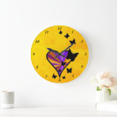 Regenbogenherz und Schmetterling Große Wanduhr (Zuhause)