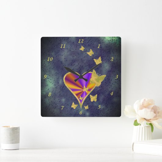 Regenbogenherz und Schmetterling Quadratische Wanduhr (Zuhause)