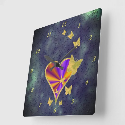 Regenbogenherz und Schmetterling Quadratische Wanduhr (Winkel)