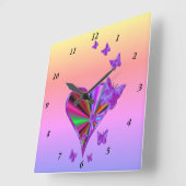 Regenbogenherz und Schmetterling Quadratische Wanduhr (Winkel)