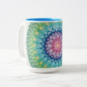 Regenbogenmandala-Tasse (riesig) Zweifarbige Tasse (Vorderseite Links)