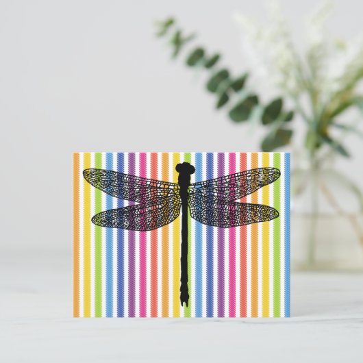 Regenbogenstreifen, Dragonfly Bug Insect-Silhouett Postkarte (Stehend Vorderseite)