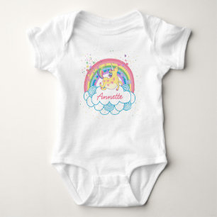 Regenbogenunicorn-niedliches personalisiertes baby strampler