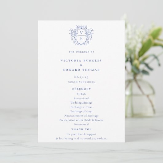 Regency Blue Monogram Wappen Wedding Programm (Stehend Vorderseite)