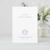 Regency Blue Ornamental Wappen Wedding Platzkarte (Stehend Vorderseite)