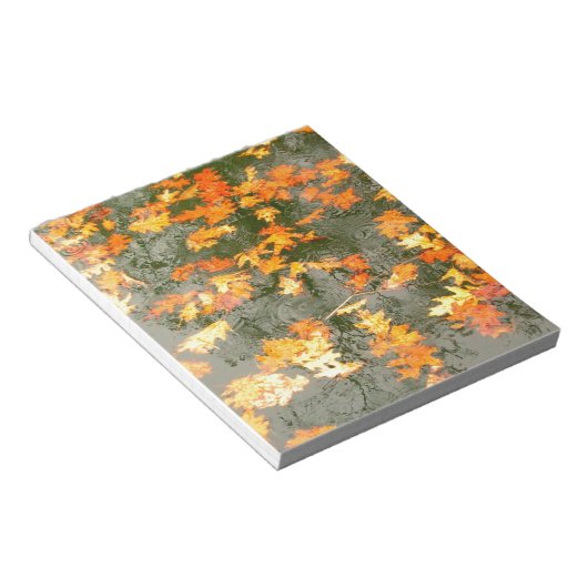 regengefallene Blätter Notizblock (angewinkelt)