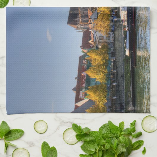 Regensburg, Deutschland Handtuch (Gefaltet)