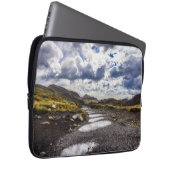 Regentag in Torres del Paine NP Laptopschutzhülle (Vorne Rechts)