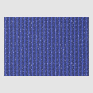 Regentropfen auf blauem Metall Seidenpapier