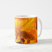Regentropfen auf der Gelblilie Kaffeetasse (VorderseiteRechts)