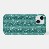 Regentropfen auf grünem Metall iPhone 15 Hülle (Rückseite (Horizontal))