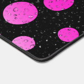 Regentropfen auf Neondots Schreibtischunterlage (Ecke)