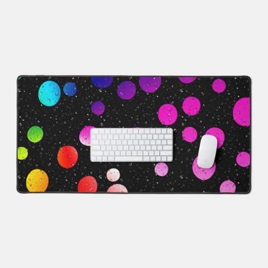 Regentropfen auf Neondots Schreibtischunterlage (Tastatur & Maus)