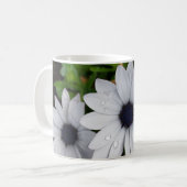 Regentropfen auf weiß kaffeetasse (Vorderseite Links)