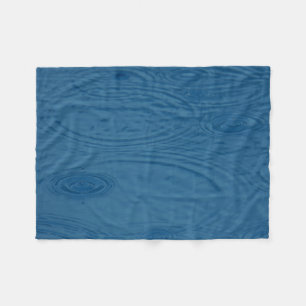 Regenwellen (Blaue Wasserwaagen) Fleecedecke