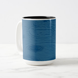Regenwellen (Blaue Wasserwaagen) Zweifarbige Tasse
