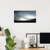 Regenwolken und Sonne auf dem Wasser3 Poster (Heimbüro)