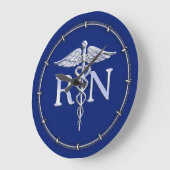 Registered Nurse RN Caduceus on Blue Decor Große Wanduhr (Winkel)