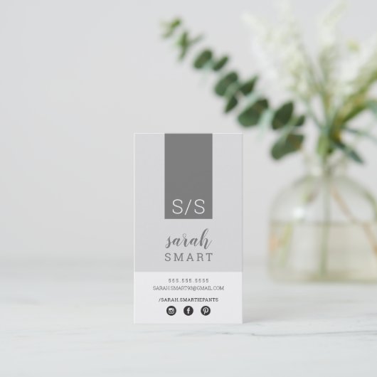 Registerkarte MONOGRAM INITIALS, modern, monochrom Visitenkarte (Stehend Vorderseite)