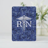 Registriert Nurse RN Caduceus auf Navy Blue Camouf Begleitkarte (Stehend Vorderseite)