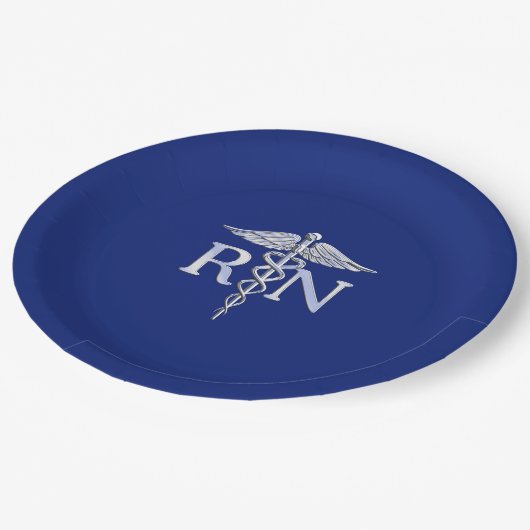 Registriert Nurse RN Caduceus Design Pappteller (Schrägansicht)