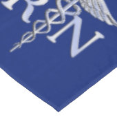 Registriert Nurse RN Caduceus Design Tischdecke (Schrägansicht)