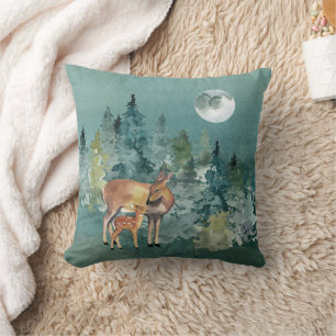 Reh und Hirschkuh im Wald bei Vollmond Kissen