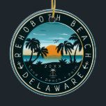 RehoBeide Beach Delaware Sunset Retro Souvenir 80e Keramik Ornament<br><div class="desc">RehoBeide Beach Delaware Sunset Retro Souvenir 80er. Cooles Sunset Retro-Design mit Wellen und Ihrem Lieblingsstrand in den USA, passend für den besten Delaware Strandliebhaber in Delaware .Einfaches Design, das als Weihnachtsgeschenk oder Geburtstag an Sie besten Freund, Freund , Mama Papa, die auch Liebe Delaware Strand. - Sie können die Vorlage...</div>
