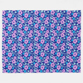 Reich blaues und rosa Blumenmuster Japanischer Pfl Fleecedecke (Vorderseite (Horizontal))