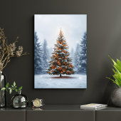 Reich geschmückter Weihnachtsbaum im Winter Poster