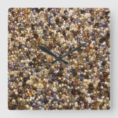Reichtum an Saatbeeren Quadratische Wanduhr (Vorderseite)