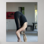 Reife Frau, die trainiert Poster (Vorne)